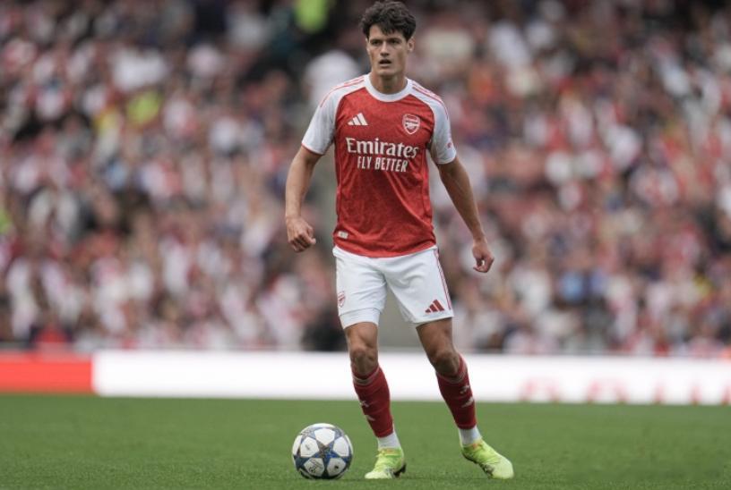 31岁的诺尔高自去年夏天加盟阿森纳后，不得不适应一个全新的角色。本赛季，他在英超