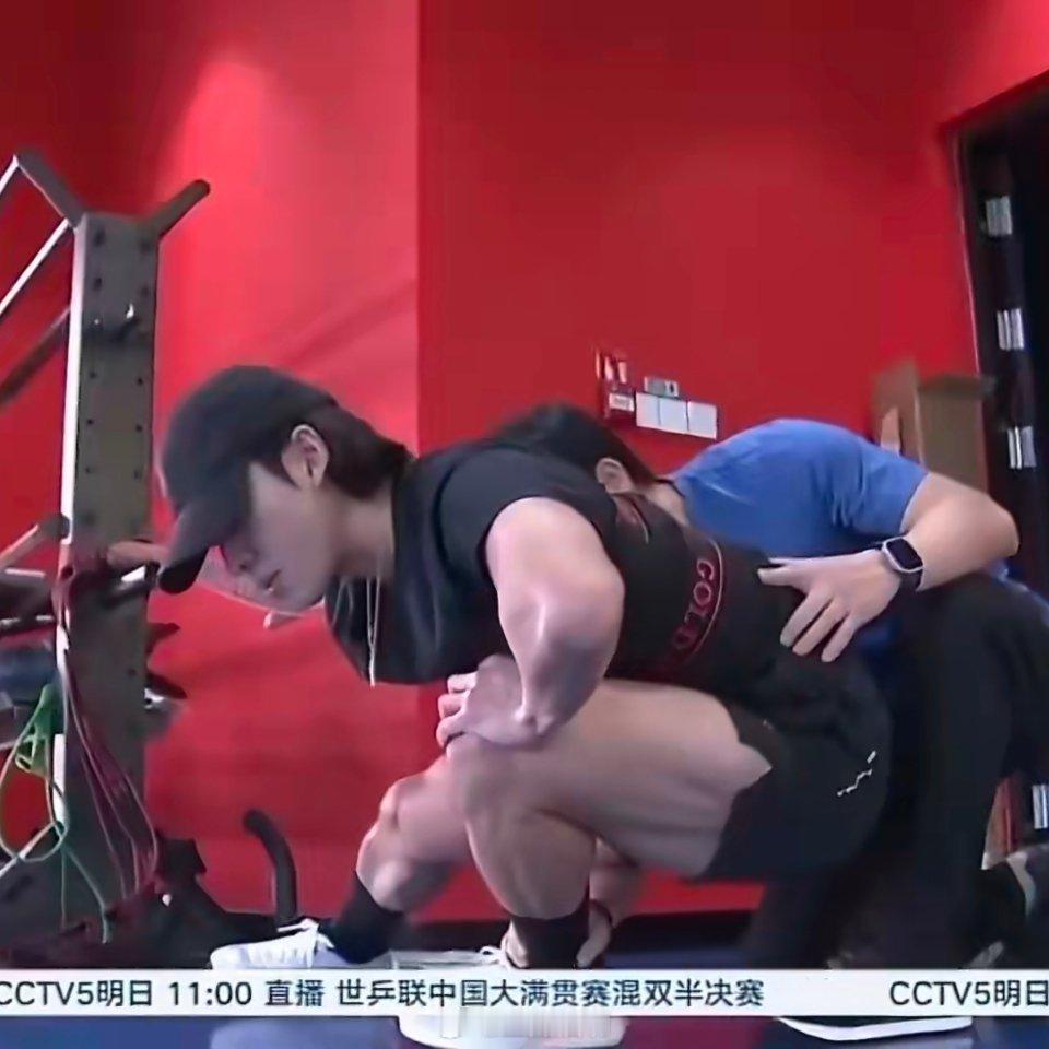 被林孝埈的肌肉线条震撼到了力量感十足！！！