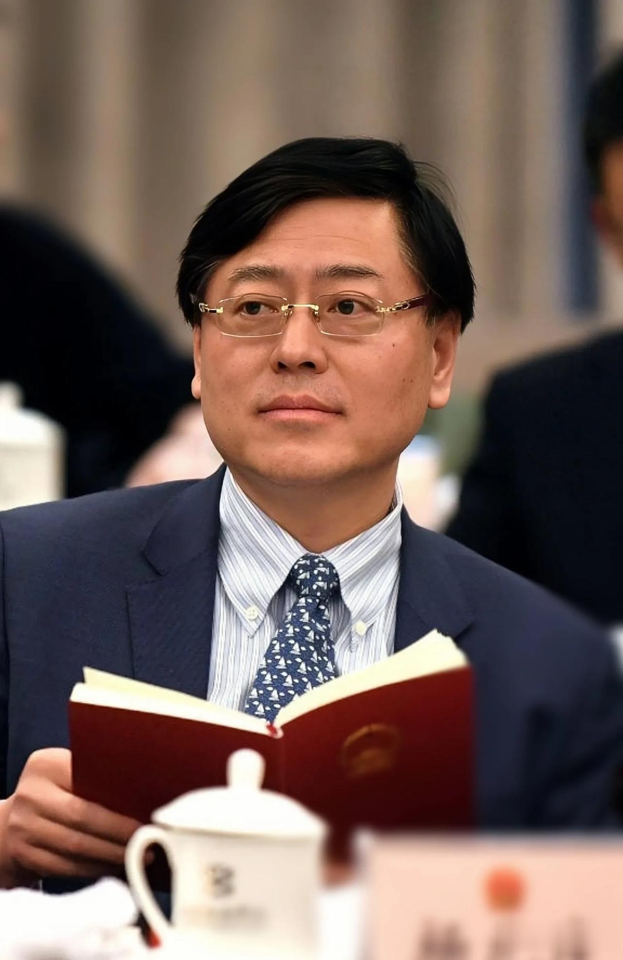 现在的联想杨老板，为什么没有声音了？

7年前，杨老板说:我和余承东、雷军携手约