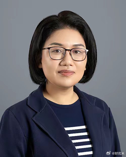 🌷何庭波，华为“芯片女王”，向全球正式发表“韬（τ）定律”👏👏👏· 学霸