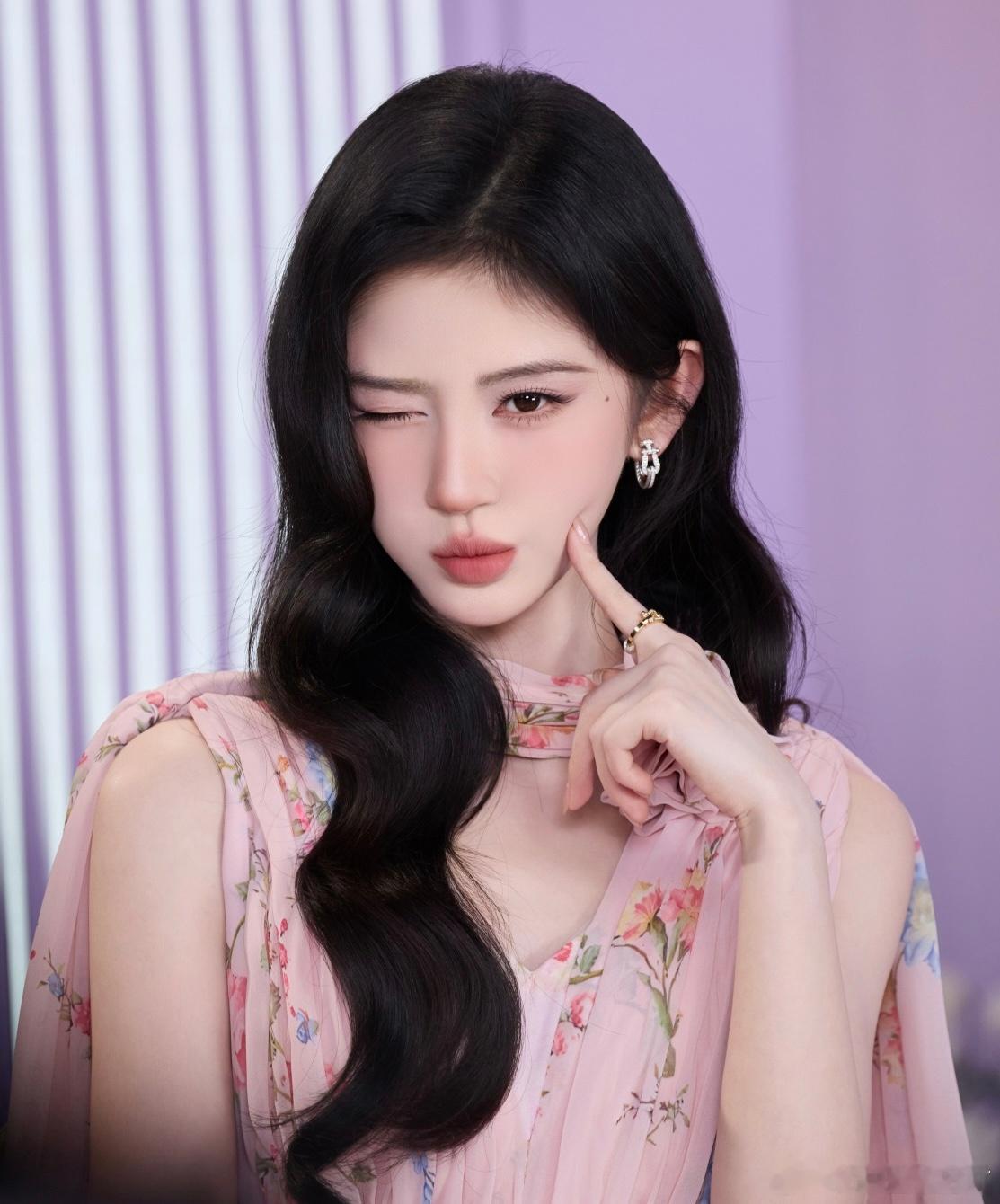 鞠婧祎 jjy 鞠婧祎苏绿夏 “喜欢你这件事情 是我为数不多坚持了这么久的事”?