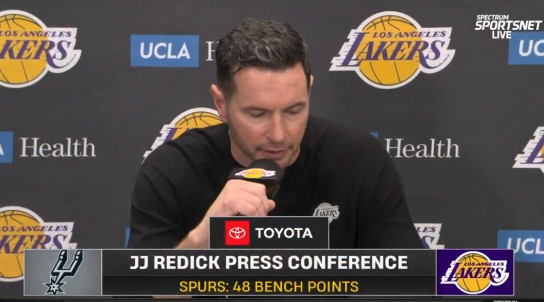 雷迪克评价里夫斯：“这帮小伙子扛着球队走了六周，这肯定会让他身心俱疲。但他始终没