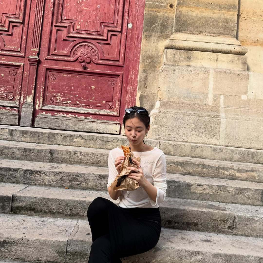 JENNIE in Paris🍐🥐🍑🥖🍎 ​​​