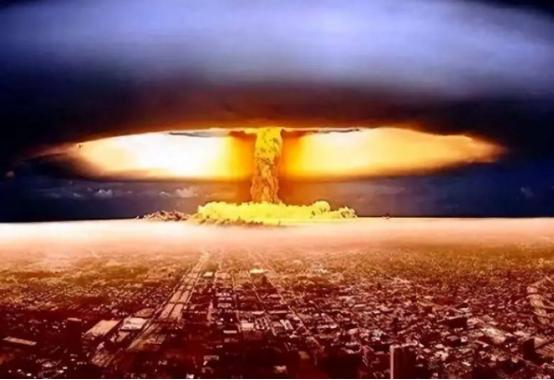 6月20日和21日，央视连续两天干了同一件事：公开导弹发射画面。
 
6月20号