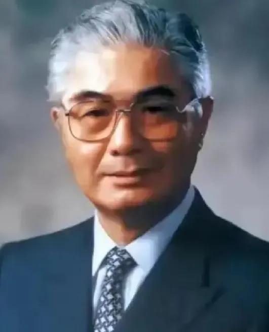 荣毅仁走后，5 个子女天差地别：女儿扎根上海当老师，独子曾是中国首富却因 155