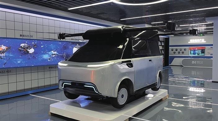 苏州园区出了个狠货——能飞的汽车！麒航飞行刚公布"麒翼-100M"进展：碳纤维车