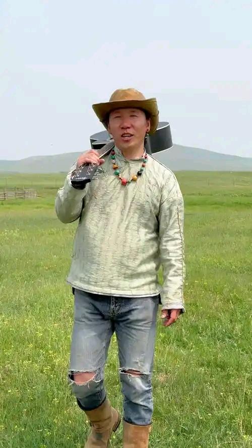 今天，网络上传来令人震惊的消息，知名网红敖其尔突然离开了这个世界。这位拥有300