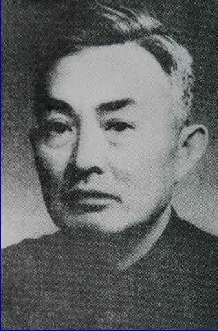 颂扬红四方面军那些辉煌战绩时，别忘了徐向前居功的同时，还有陈昌浩的至伟。陈是总政