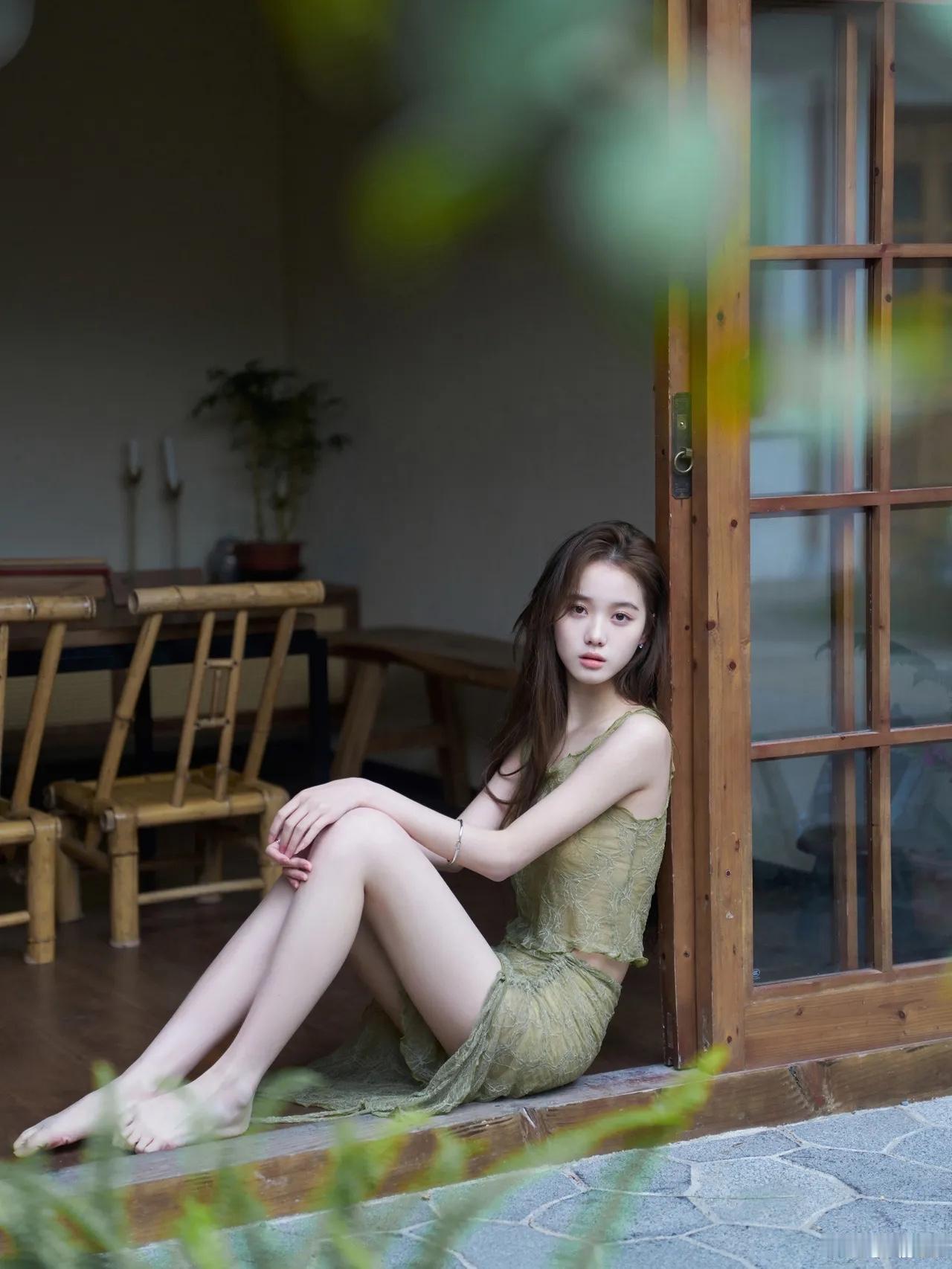 私房人像•
如果不曾遇见你，我本可以忍受孤独。   
微单 摄影 我镜头下的神仙