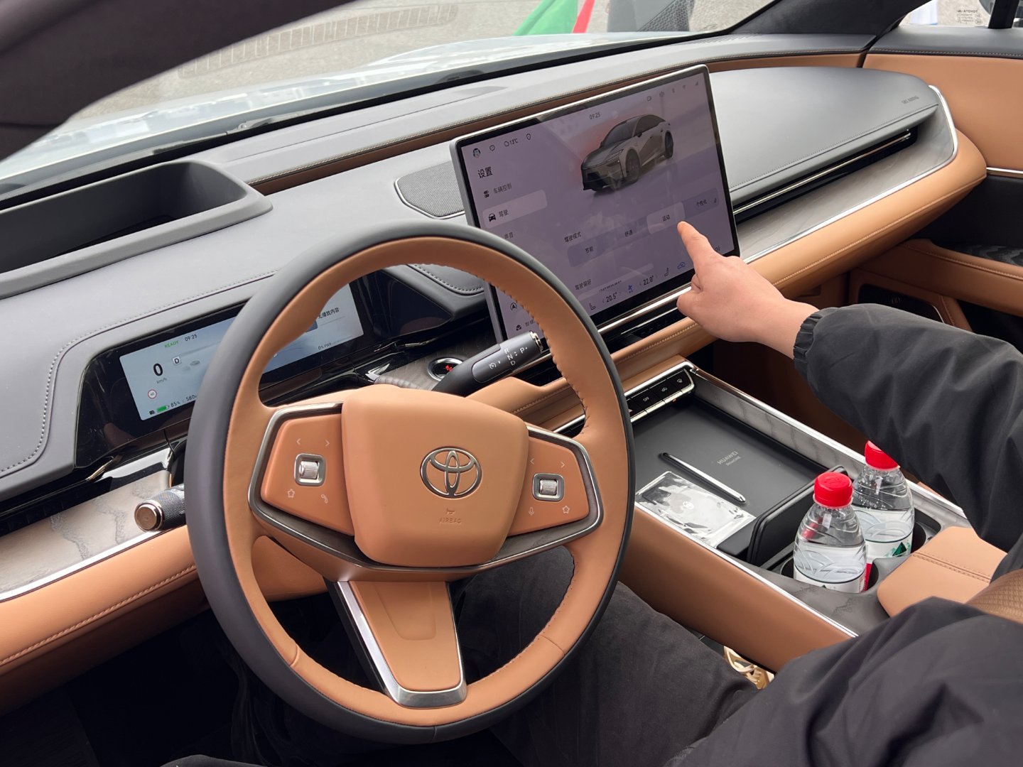 现在很多电车都在做“堆料”，但真正把这些东西调顺，其实更难。铂智7这次让我印象比