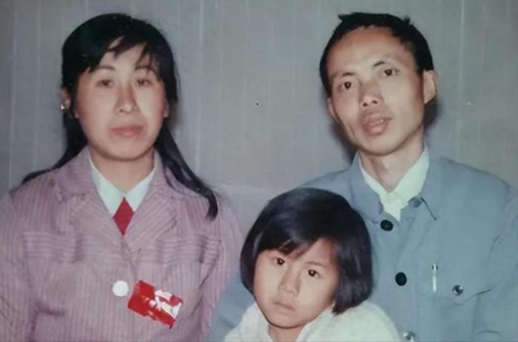687分北大女状元戴柳，被父亲偷改志愿错失北大，毕业后去往国外，抛弃父母20多年