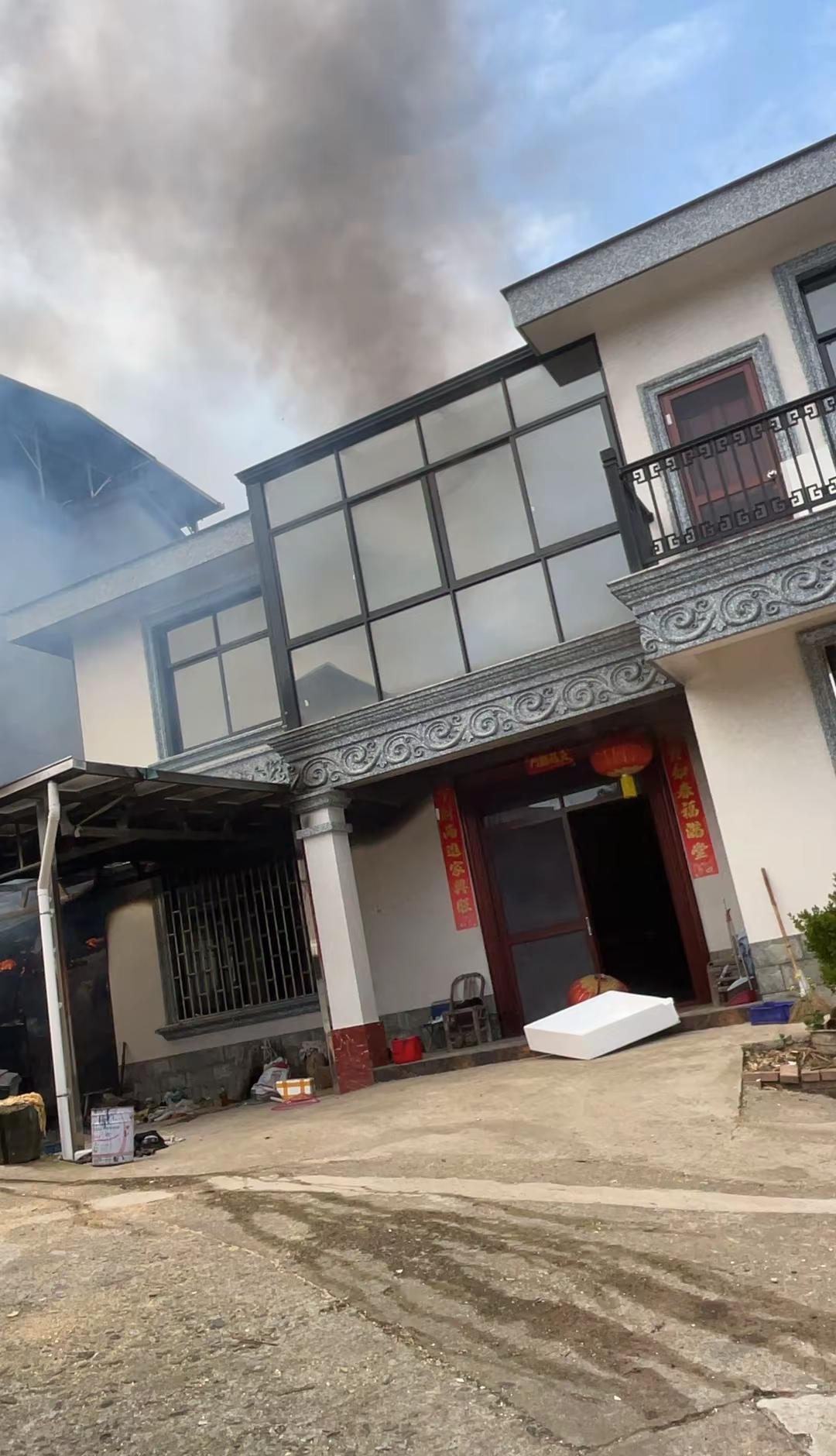 感谢三单消防  无私奉献的精神和英勇无畏的勇气  为我们的安全保驾护航  愿你们