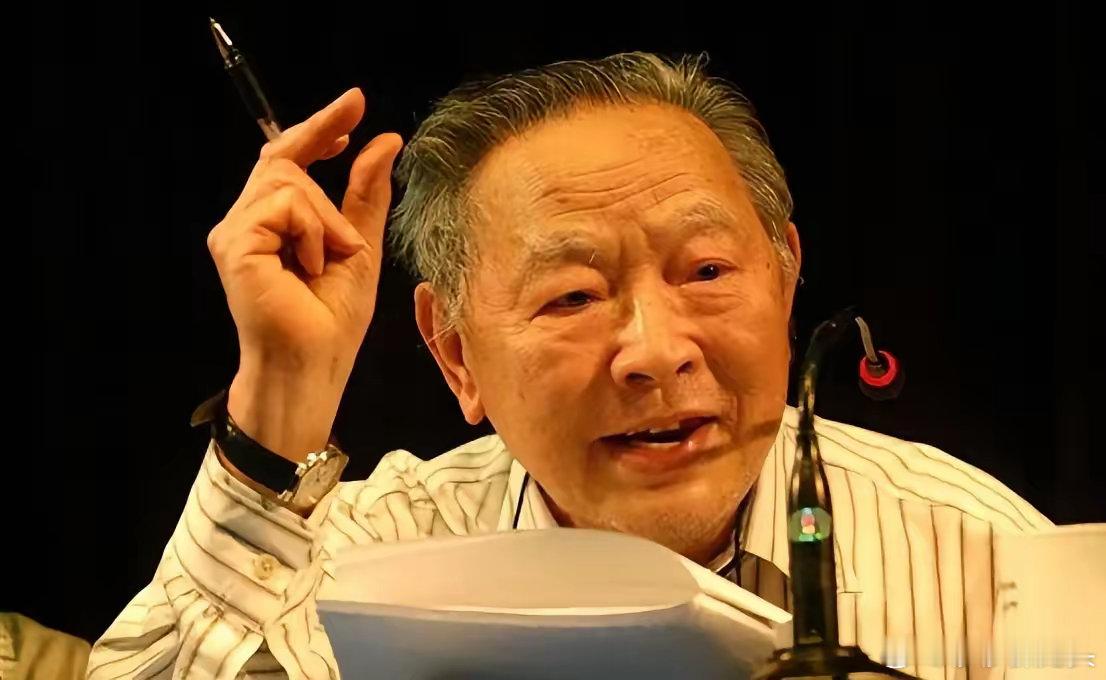 为何金庸的小说依旧风靡，梁羽生的却已无人问津？其实原因很简单:​梁羽生虽然是开创