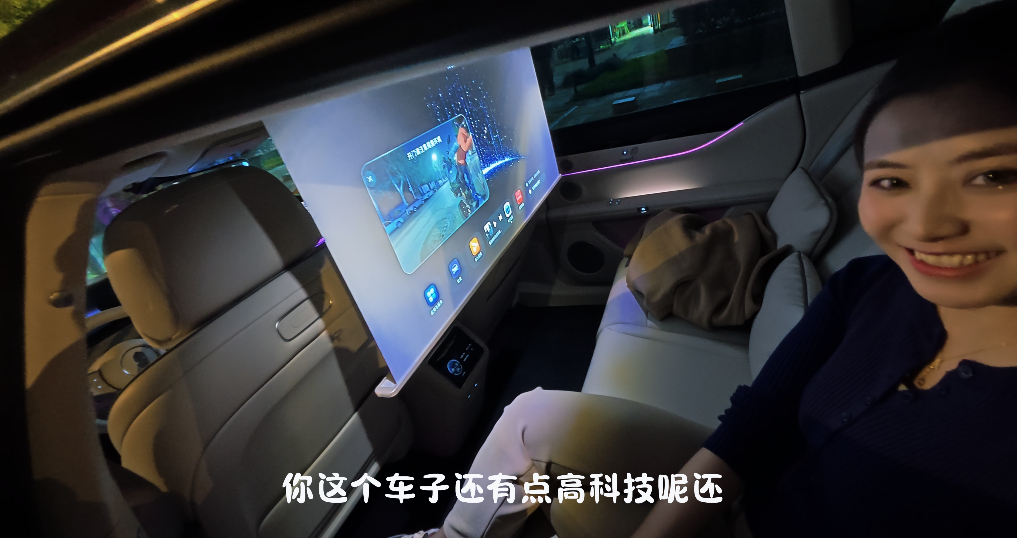 女生下车遇骑手黑科技规避开门杀骑手遇前车开门上演黑科技避险外卖小哥的这条 Vlo