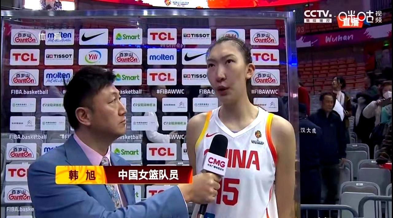 中国女篮赢球，最该夸的不是得分王。
 
开局一度0-5落后，韩旭站出来包了全队前