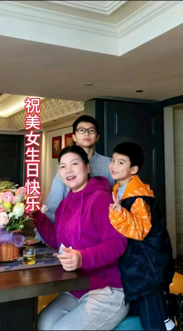 你会发现生活的小确幸，如此触手可及 。迟到的祝福：㊗️美女生日快乐！