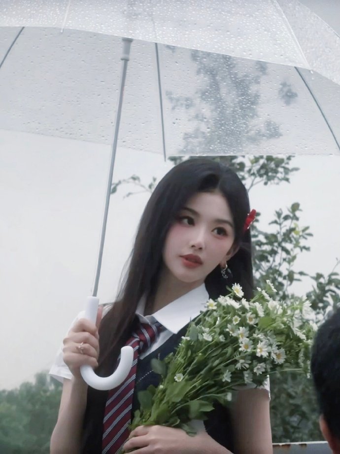 孔雪儿清纯学姐，谁懂这个炽热张扬的雪儿的美感呢，期待住和跳舞的你的正式见面啦~