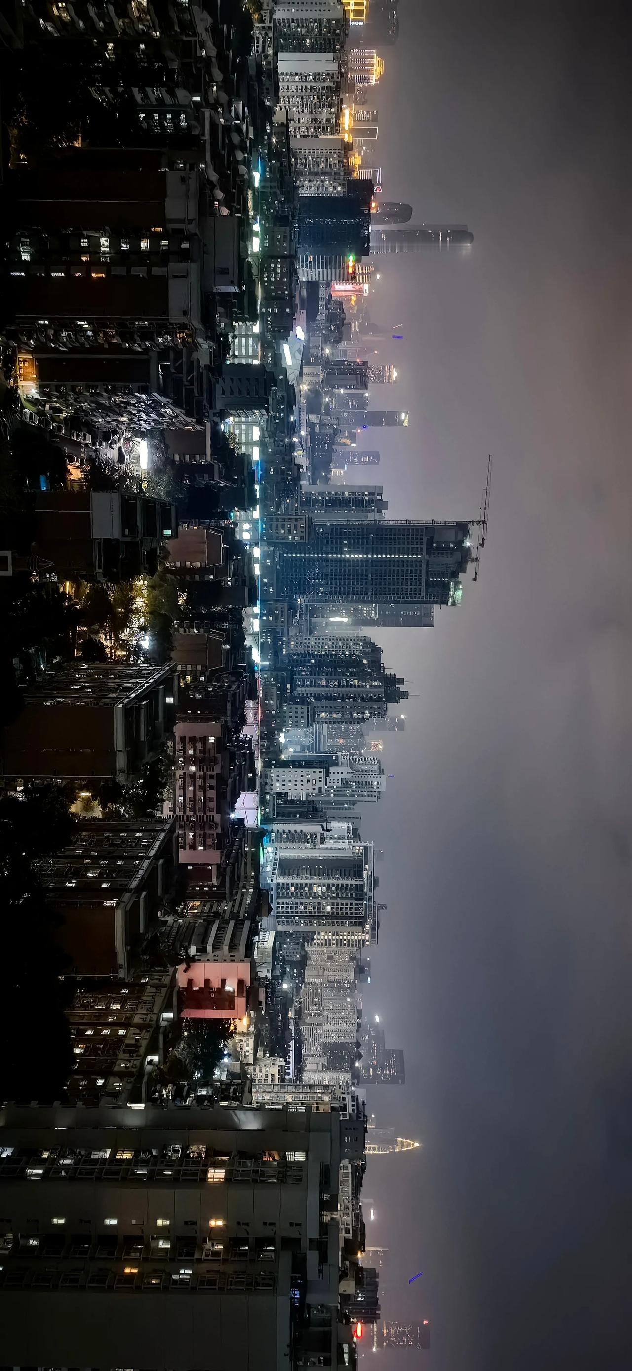 万家灯火，楼顶抓拍分享深圳的夜景。
好美的深圳夜景