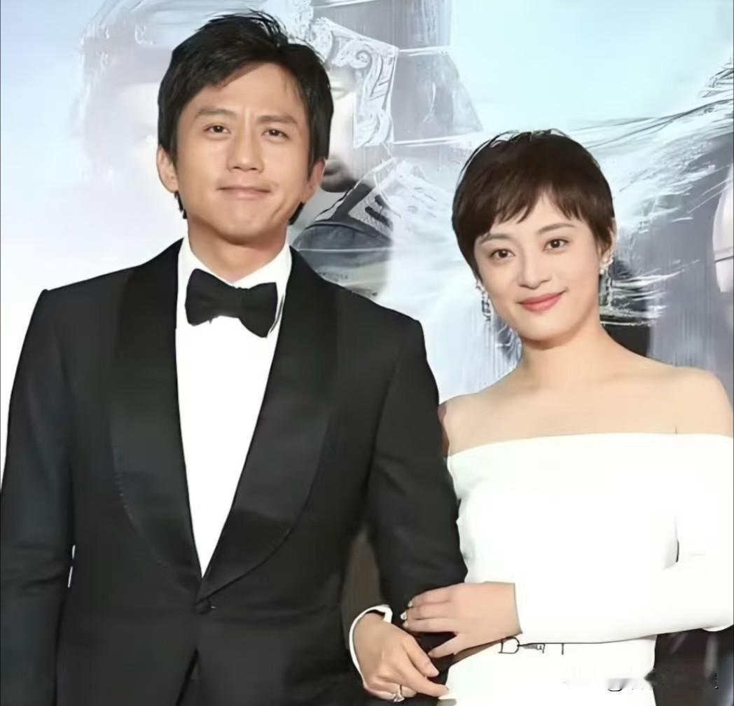 邓超说:那我媳妇原来还还不婚呢，我也是不婚的。
我觉得我也不结婚，不婚不孩。
原