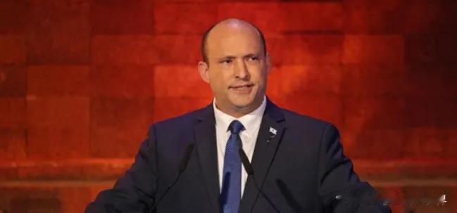 美国反犹情绪最近跟坐火箭似的往上涨，以色列前总理贝内特访美回来，气得直拍桌子，吐