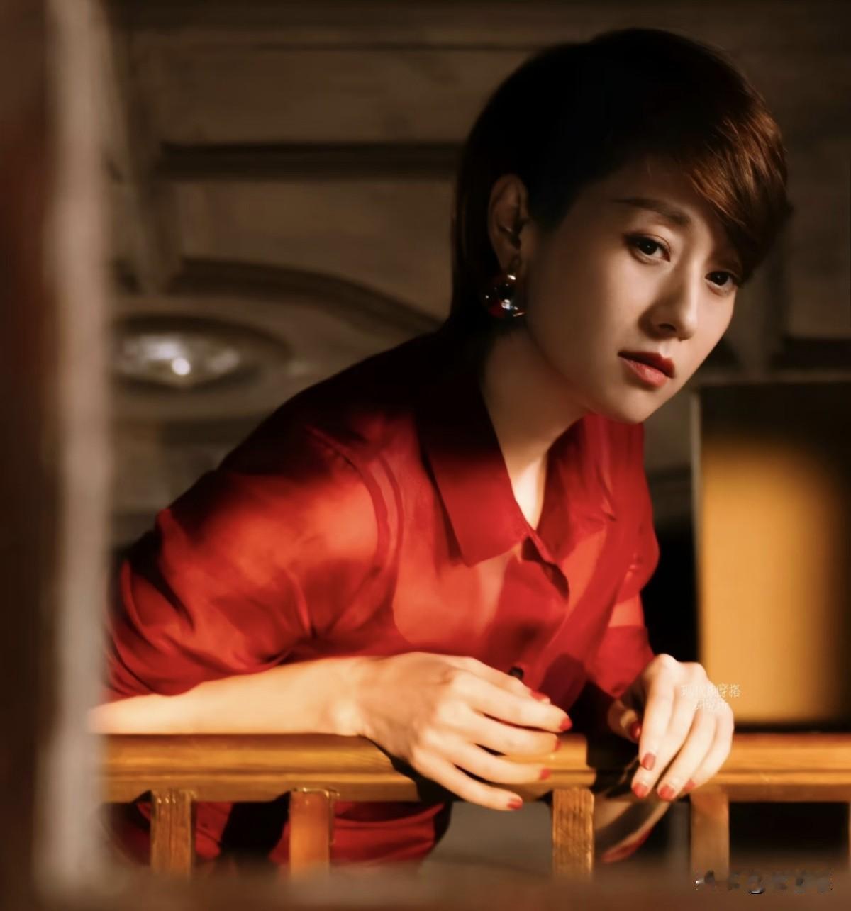 为什么大家都说马伊琍跟文章离婚以后把他封杀了啊。
我觉得大家太高估她的报复心了，