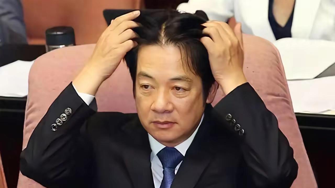 赖清德天塌了！

美军上将罗纳德·克拉克放话了。他说解放军正在大量囤弹药，预计今