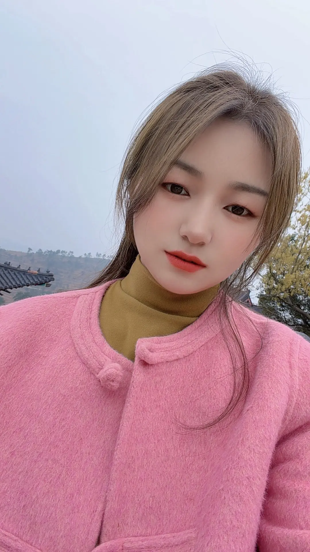 千万不要相信一个中年妇女的，为了发个，她是啥文案，啥歌都配，可能你感觉...