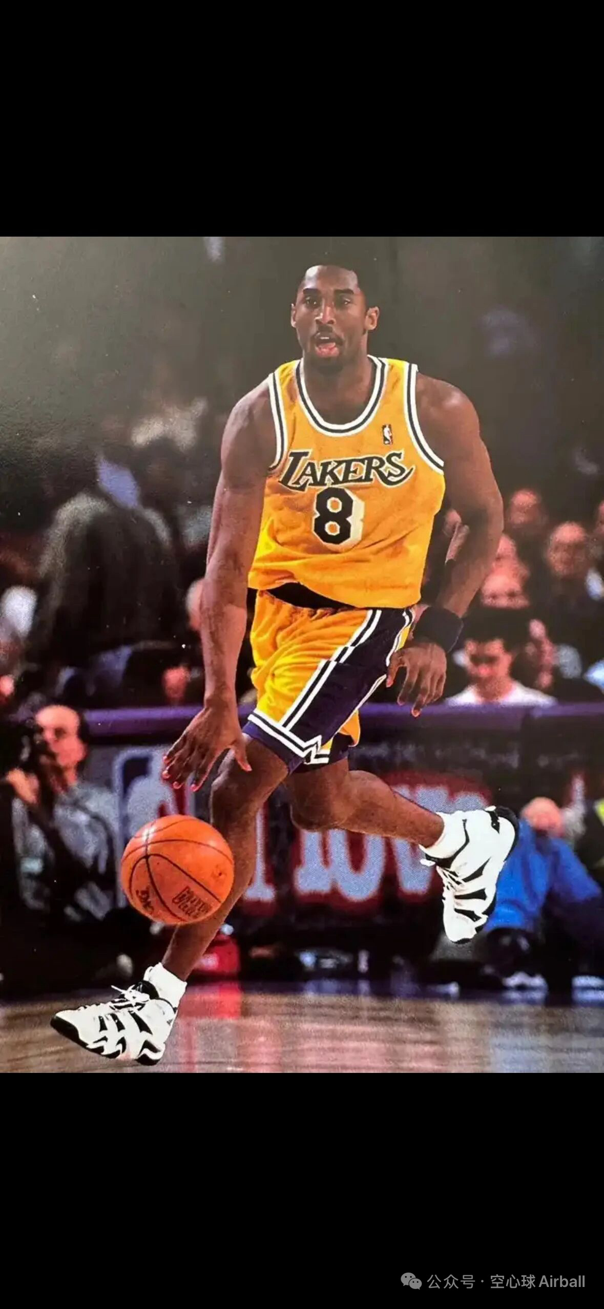 历尽千帆终于懂得，每个人都有深陷泥沼的时刻，也会撞见数不清的糟心事情，只要在黑暗