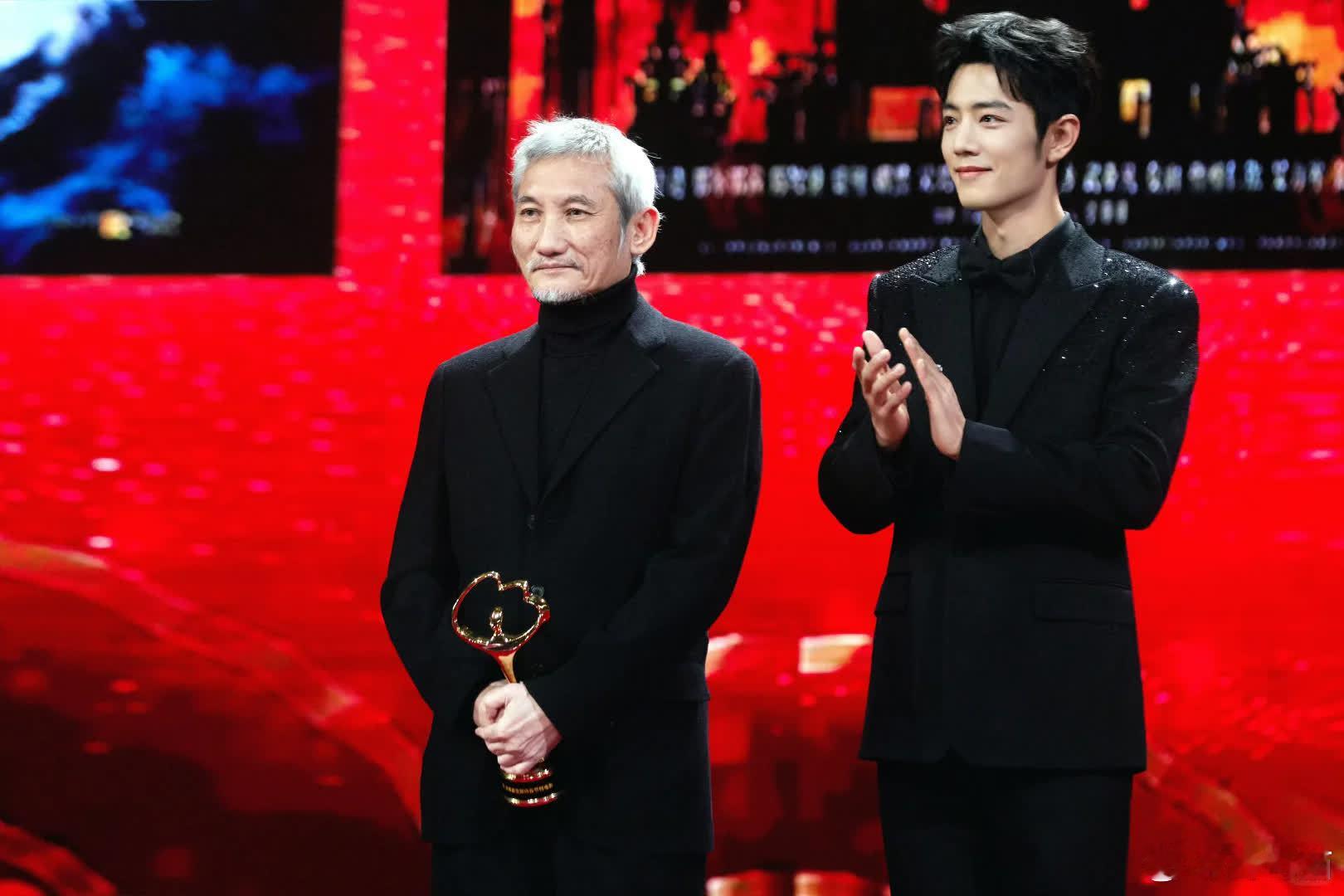 徐老怪，真没想到啊，就连宗师出山也得为排片而拼搏一番。想想70多岁的徐导，作为武