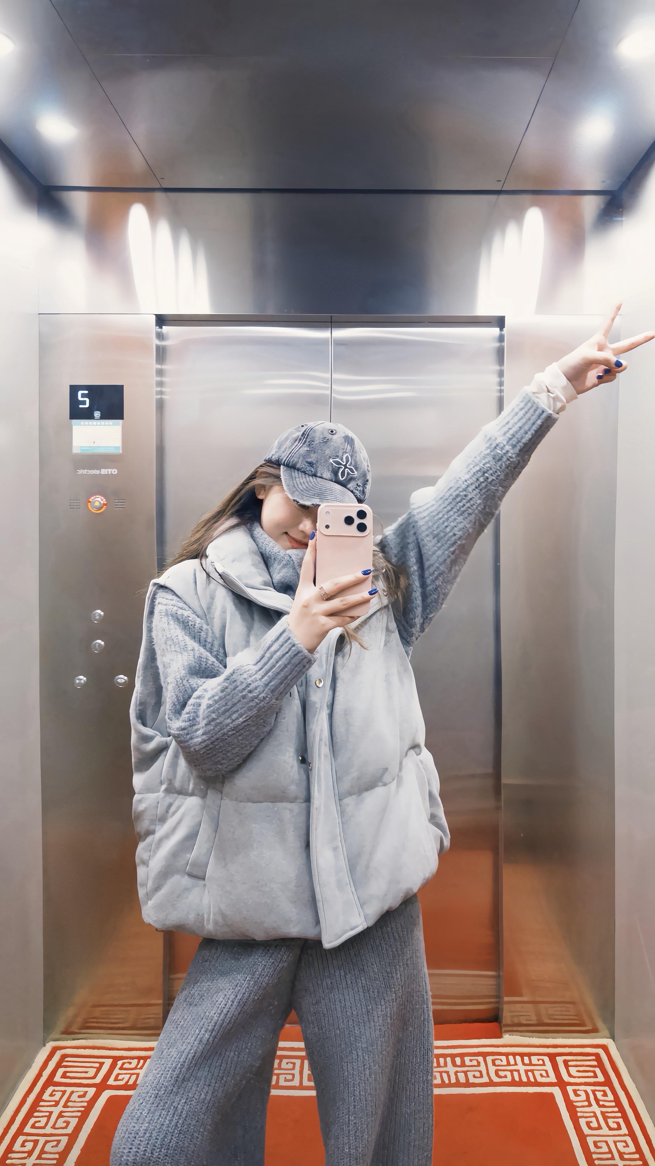 用宏大的世界稀释痛苦 用微小的事情感知幸福