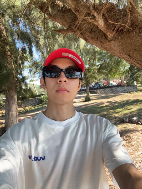 找个了安静的海边 一个人发呆