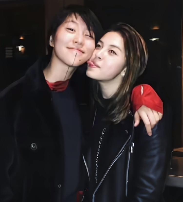 窦靖童与友人