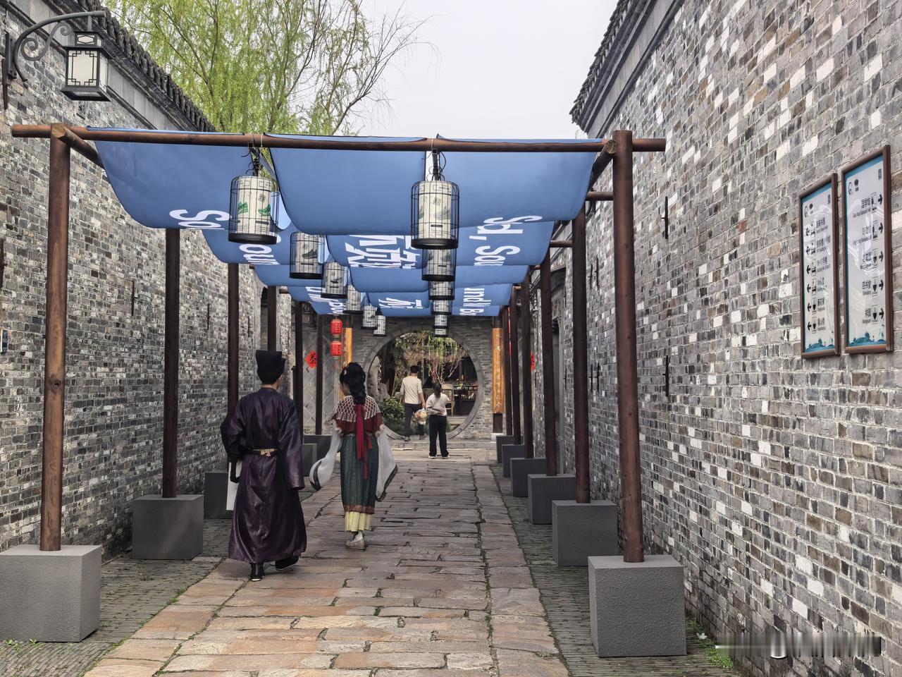 现在消费者已习惯于被动接受算法的“投喂”。但在2026年，这种默契会被打破。随着