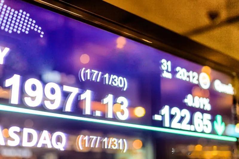 早评： A股马上就要开盘了，对于今天的行情，我再重点分享几个观点

第一，昨夜美