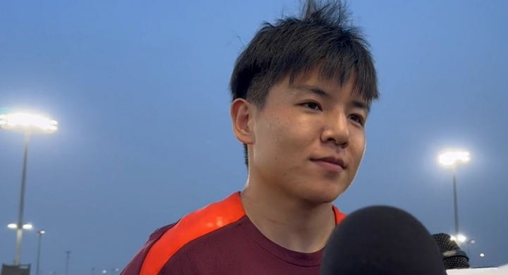 徐彬又给队友理发了徐彬国足U23手艺人  U23亚洲杯决赛，中国vs日本的比赛将