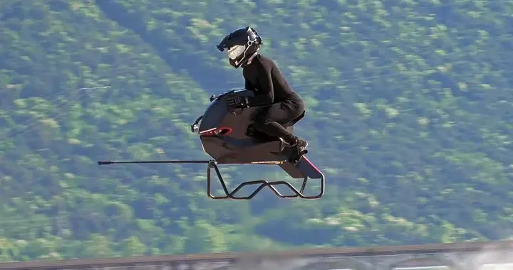 5分钟上手，无照就能飞：91万「空中F1」已经排到了2027