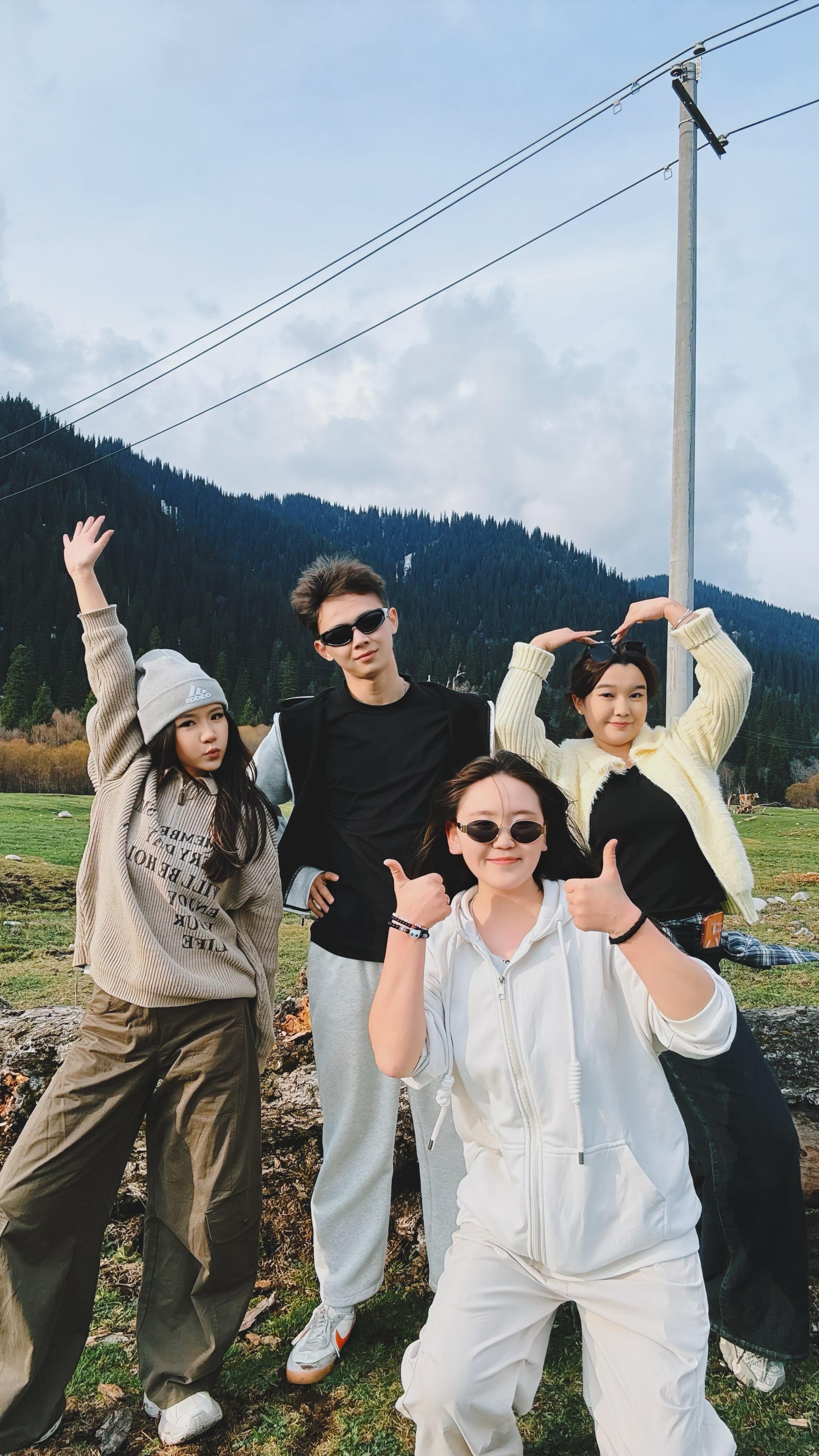 朋友结伴游新疆