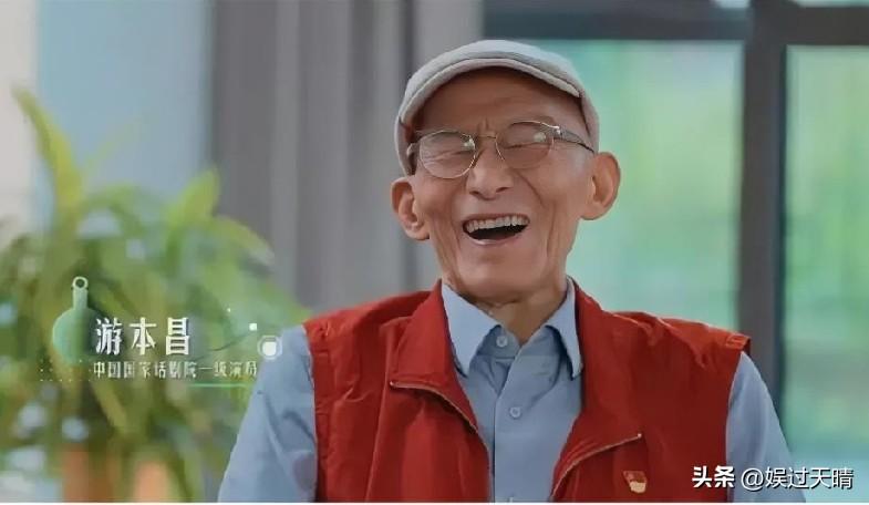 游本昌老先生走了，
去查了一下才知道，
原来他的晚年生活居然是这么过来的！
 