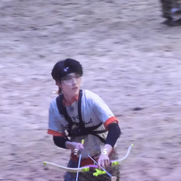 我直接一个正太扭腰 
