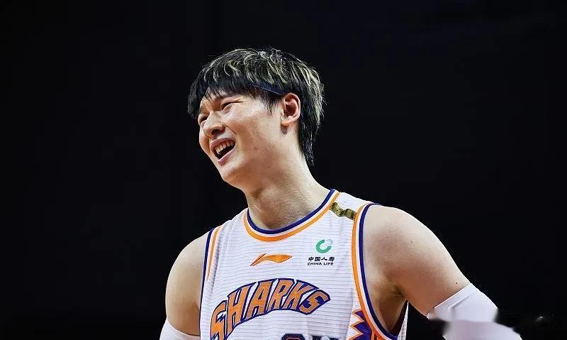 上海久事107-112爆冷输给福建男篮，我发现五个可笑的事实:
1、大王彻底废了