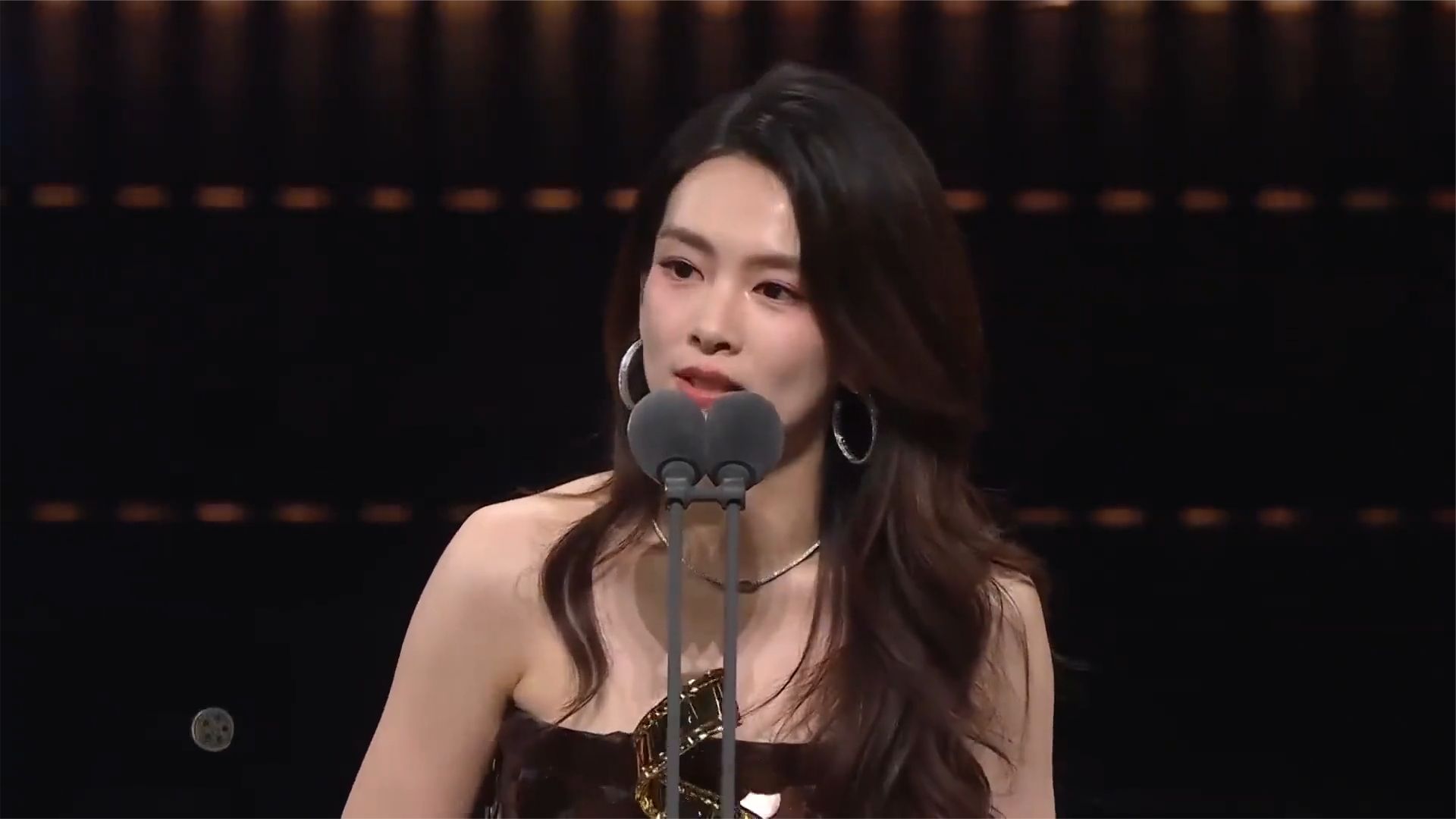 娜然不愧是最美妲己！173完美身段，走起路太妖娆