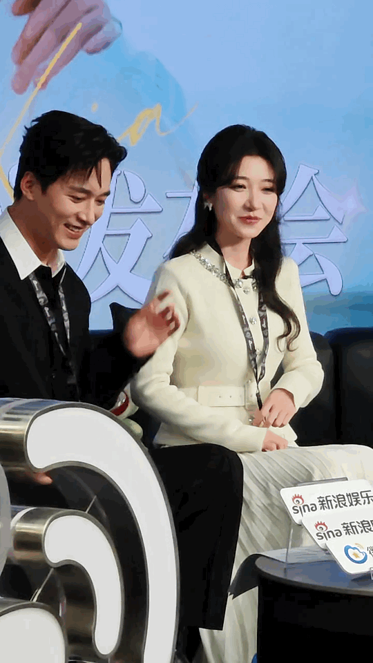 王格格王皓祯方夏扫楼差点亲上 “要亲了要亲了！” 大脑疯狂刷屏！扫楼名场面诞生，