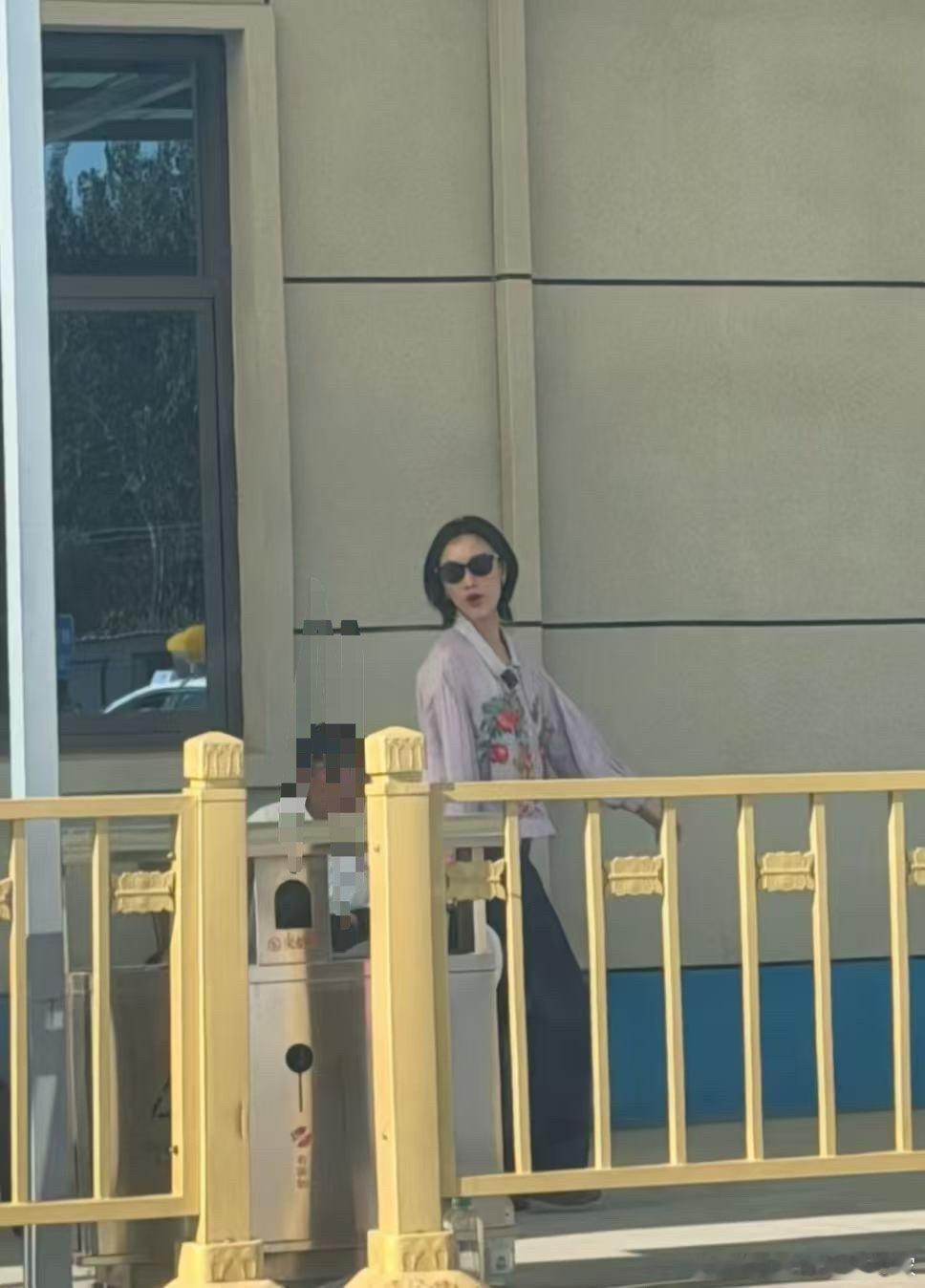 倪妮这也太接地气了吧好真实啊，简简单单，一点包袱没有要不是这美貌过于引人注目，还