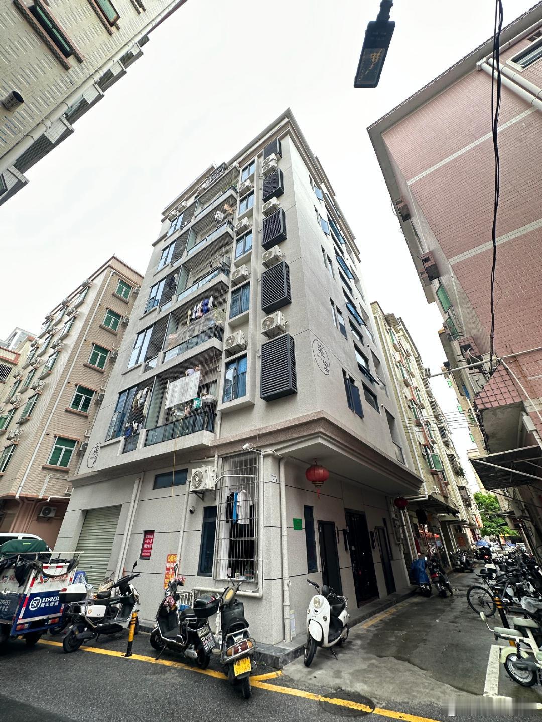 小时候就渴望一个完全属于自己的房间。既然还没能力买房，那就先好好租房！这个小小的