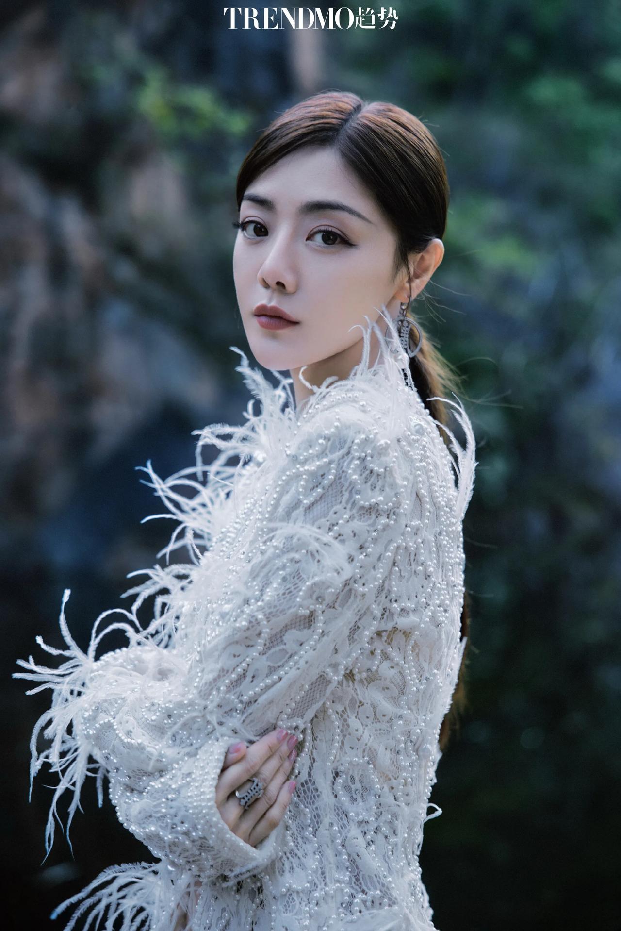 邓家佳美图分享万茜笑容 万茜写真 任佳佳 邓家佳壁纸 邓家 邓家尧 邓家新成员