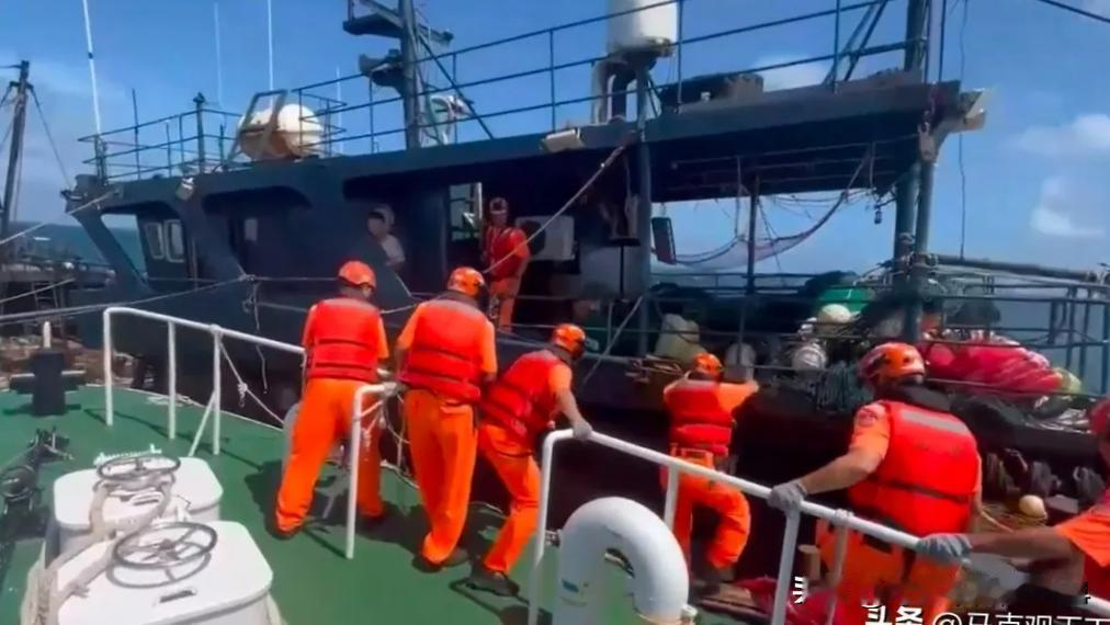 8名大陆船员被台湾当局扣押！“宏泰58号”事件真相披露
山东威海警方悬赏追捕的简