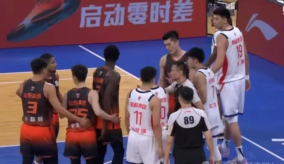 半场落后强势翻盘！山东力克广州拿下三连胜，汕头站之旅完美收官
CBA季前赛汕头赛