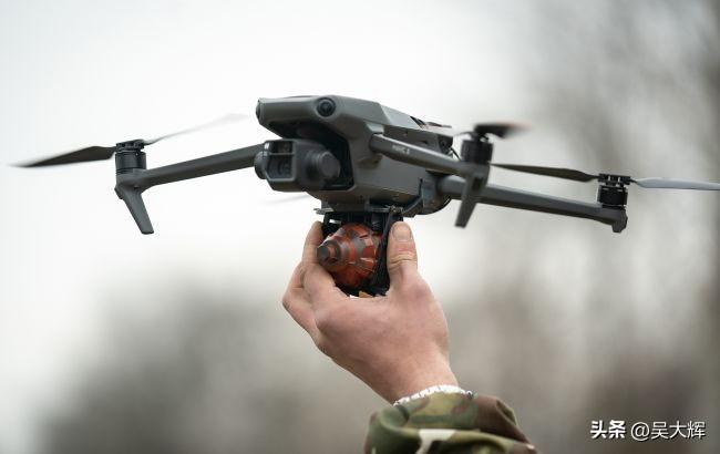 乌克兰开始接收新型 Linza 无人机，首批已生产完毕并准备交付乌军。
 
德乌