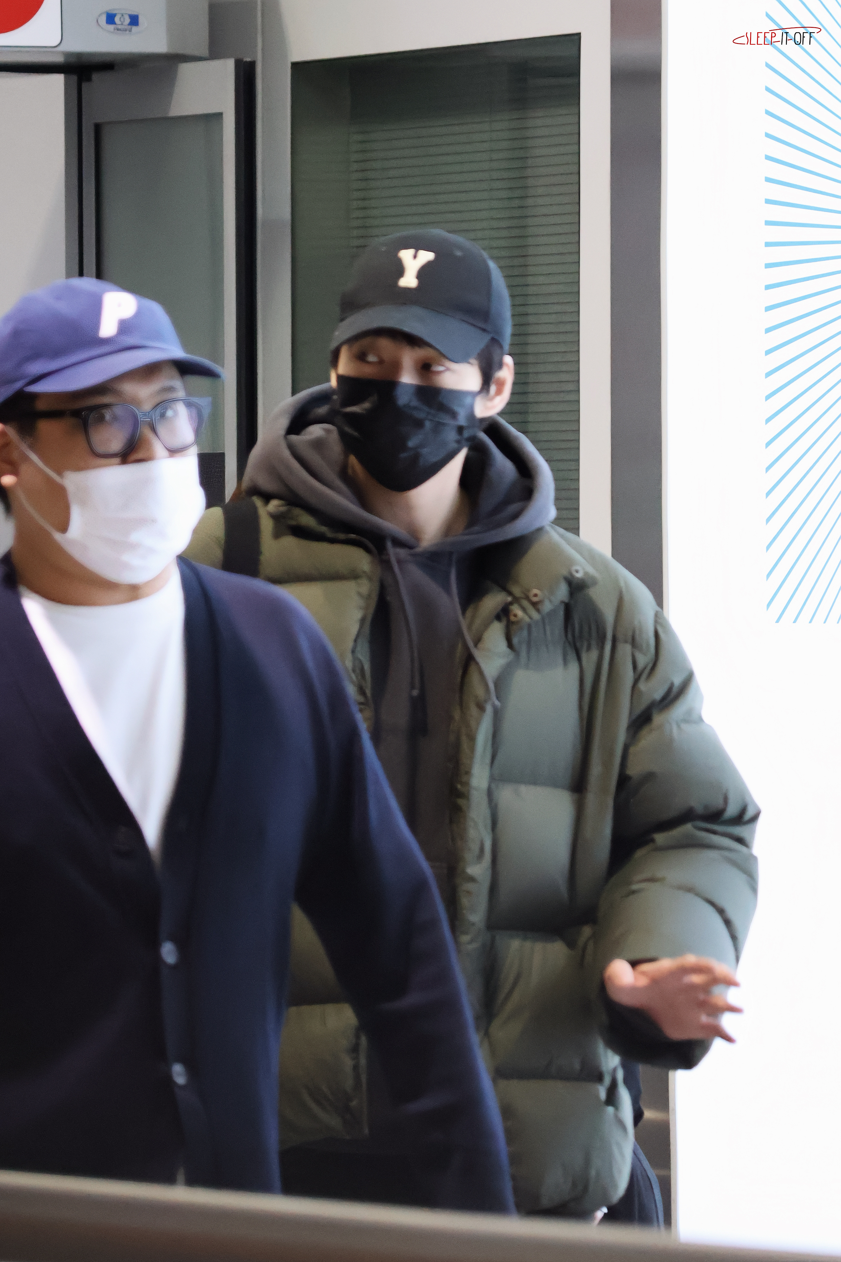 260127 巴黎到达 期待精彩演绎 魏大勋巴黎时装周 大秀直击