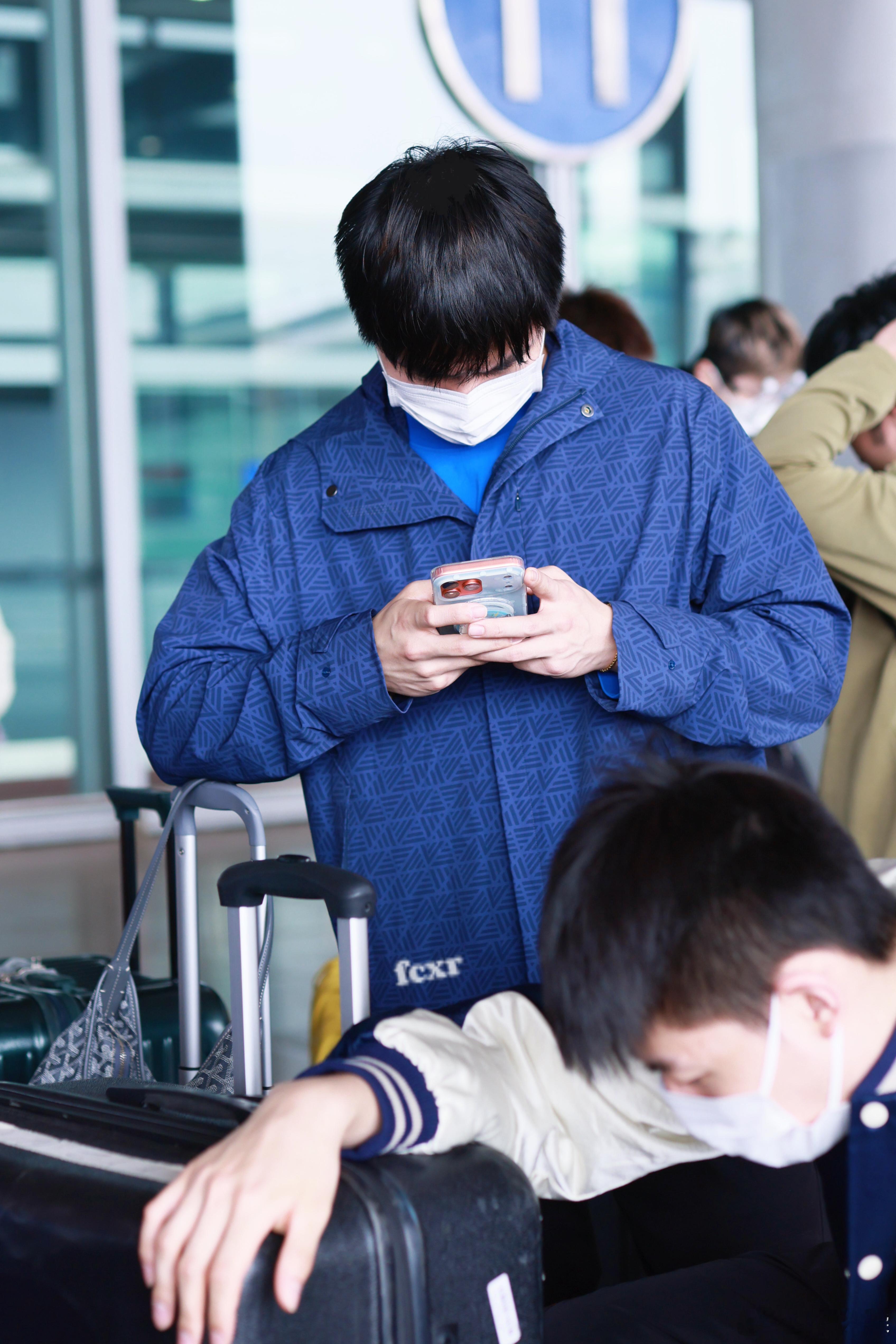 谁爸妈同框了这是 